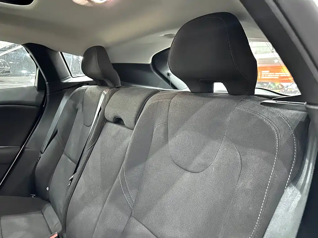 Volvo V40 2016 — фото 14