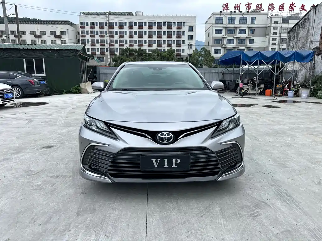 Toyota Camry 2021 — фото 6