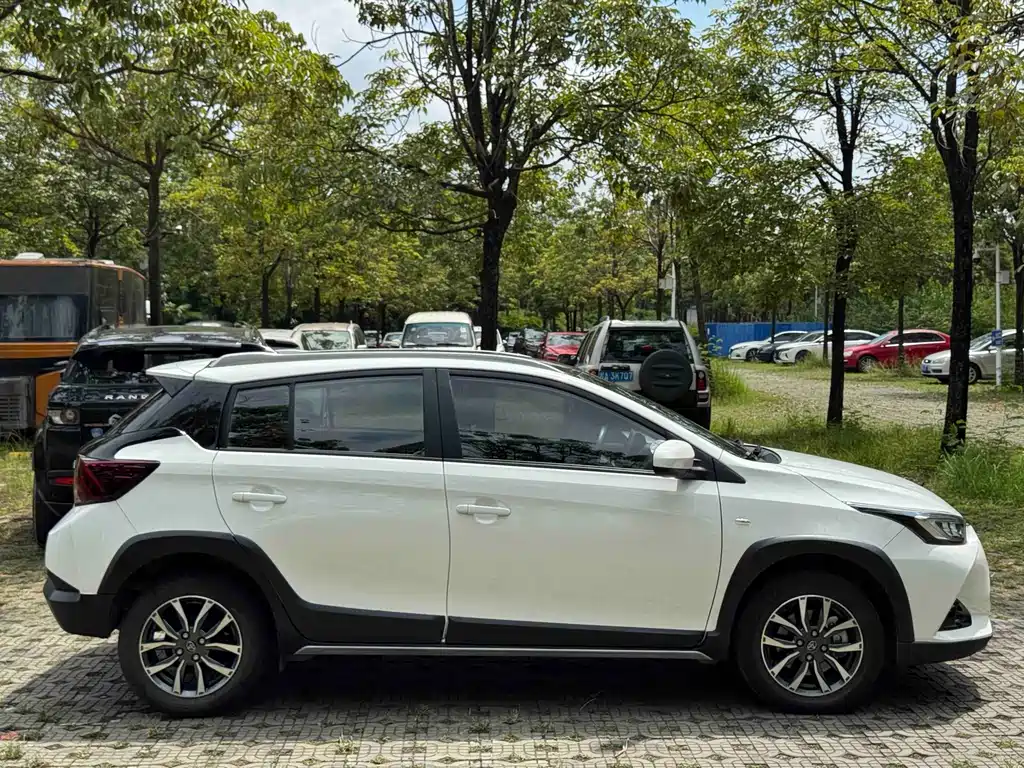 Toyota Yaris L 2022