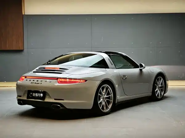 Porsche 911 2016