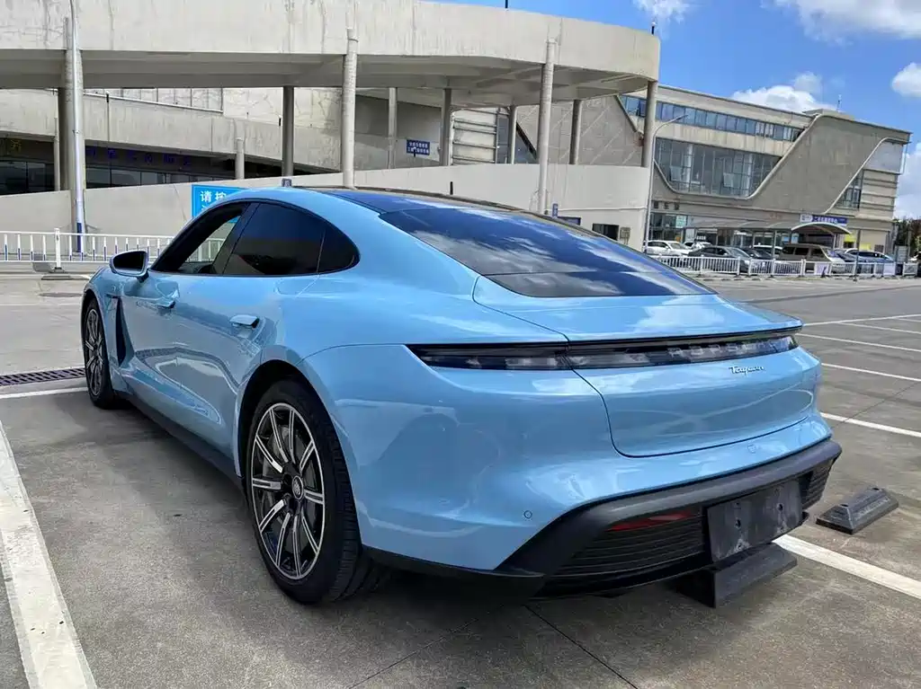 Porsche Taycan 2022 — фото 13