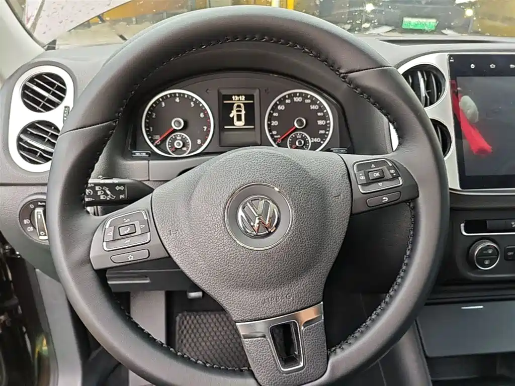 Volkswagen Tiguan 2017 — фото 11