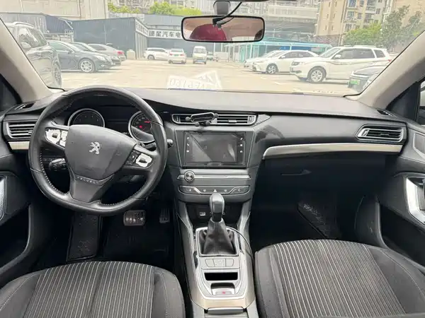 Peugeot 408 2017
