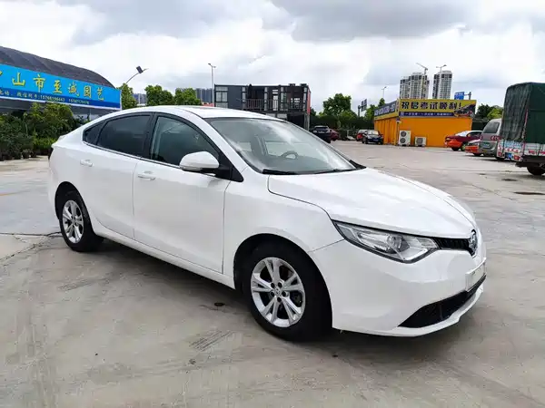 MG GT 2016
