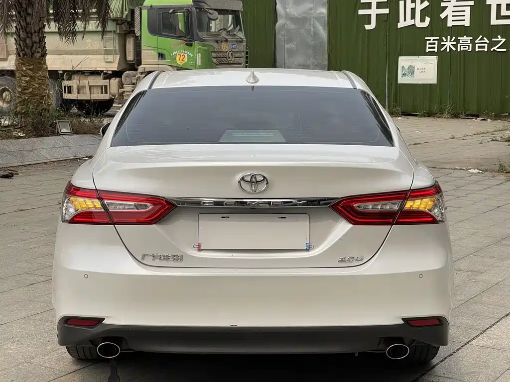 Toyota Camry 2022 — фото 5