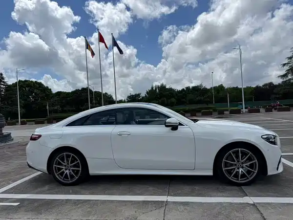 Mercedes-Benz E-Class 2022