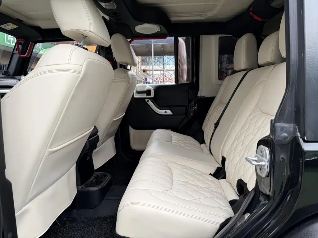 Jeep Wrangler 2013 — фото 4