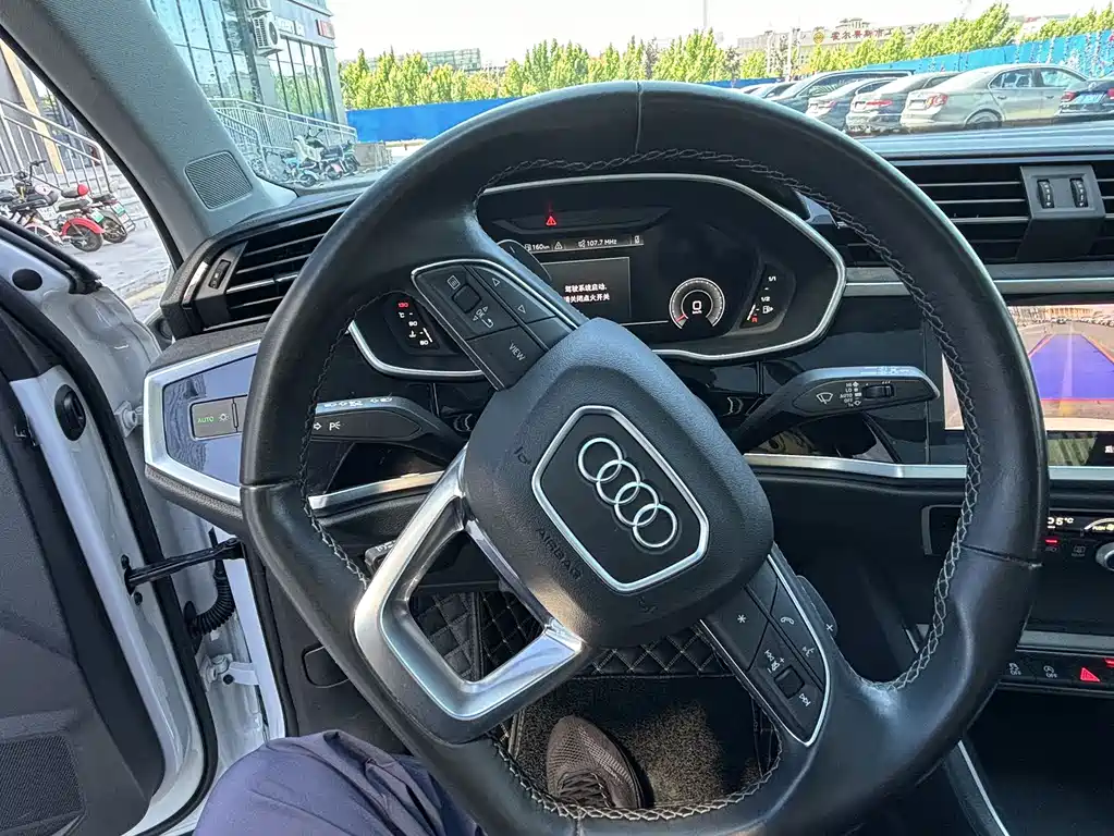 Audi Q3 2022 — фото 13