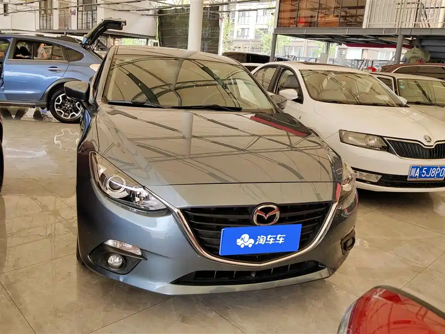 Mazda 3 Axela 2015