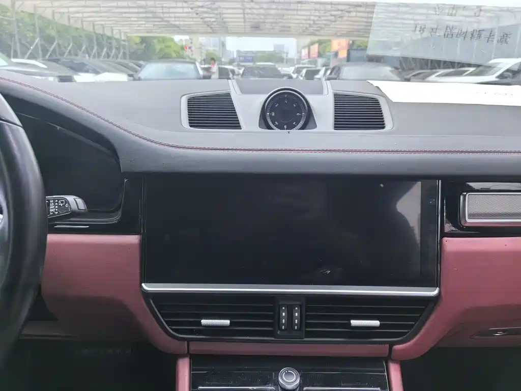 Porsche Cayenne 2018 — фото 16