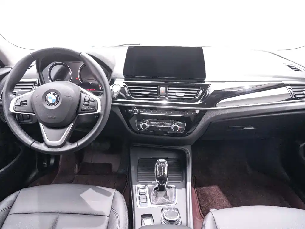 BMW 1 Series 2023 — фото 13