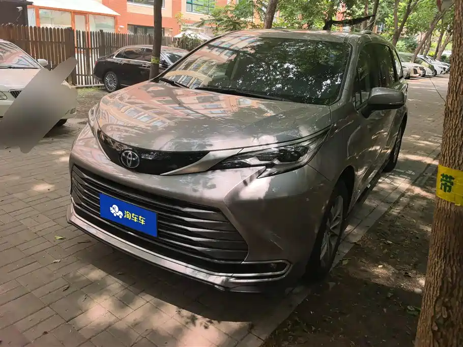 Toyota Sienna 2023
