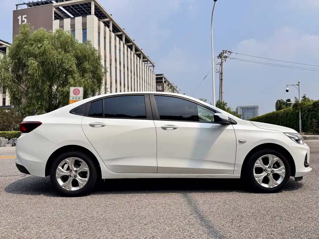 Chevrolet Cavalier 2019 — фото 16