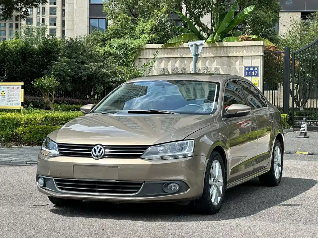 Volkswagen Sagitar 2013