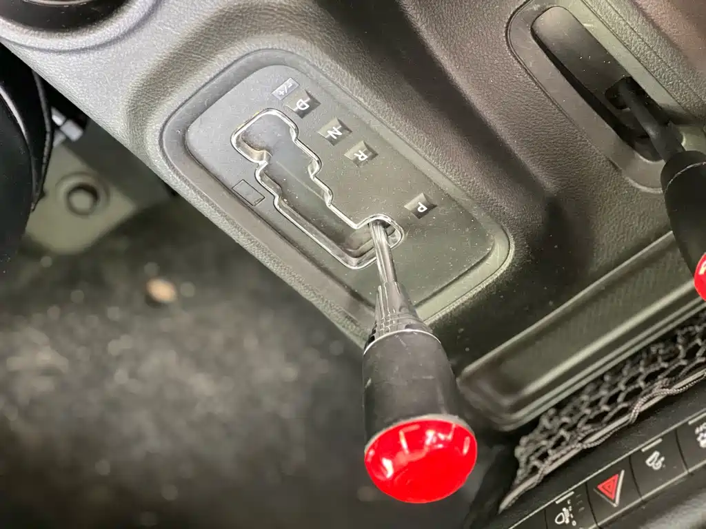 Jeep Wrangler 2016 — фото 7