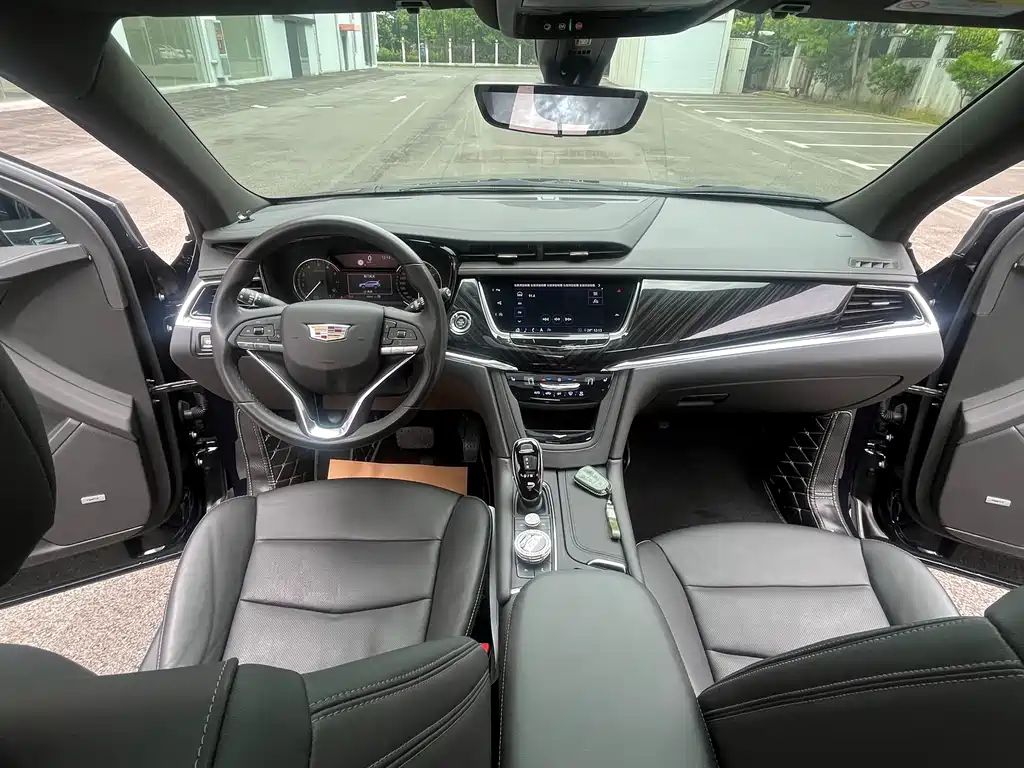 Cadillac XT6 2019 — фото 16