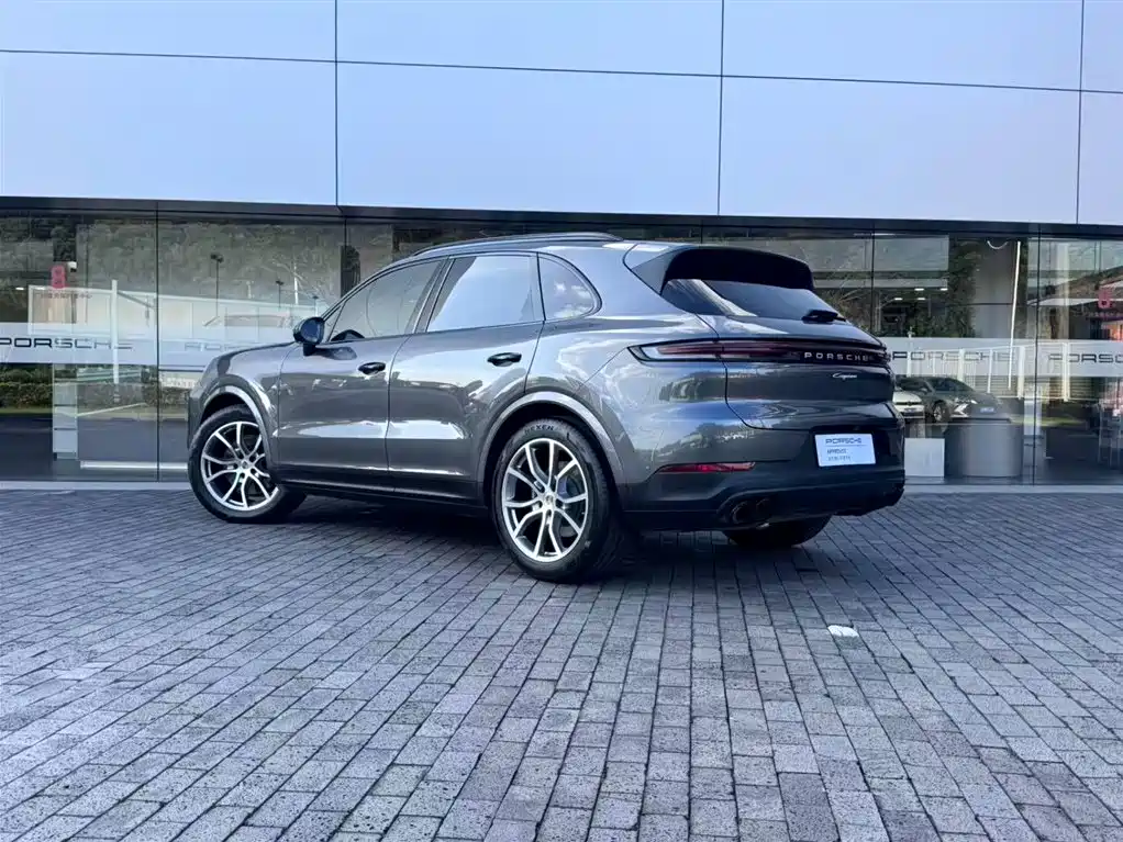 Porsche Cayenne 2024 — фото 8