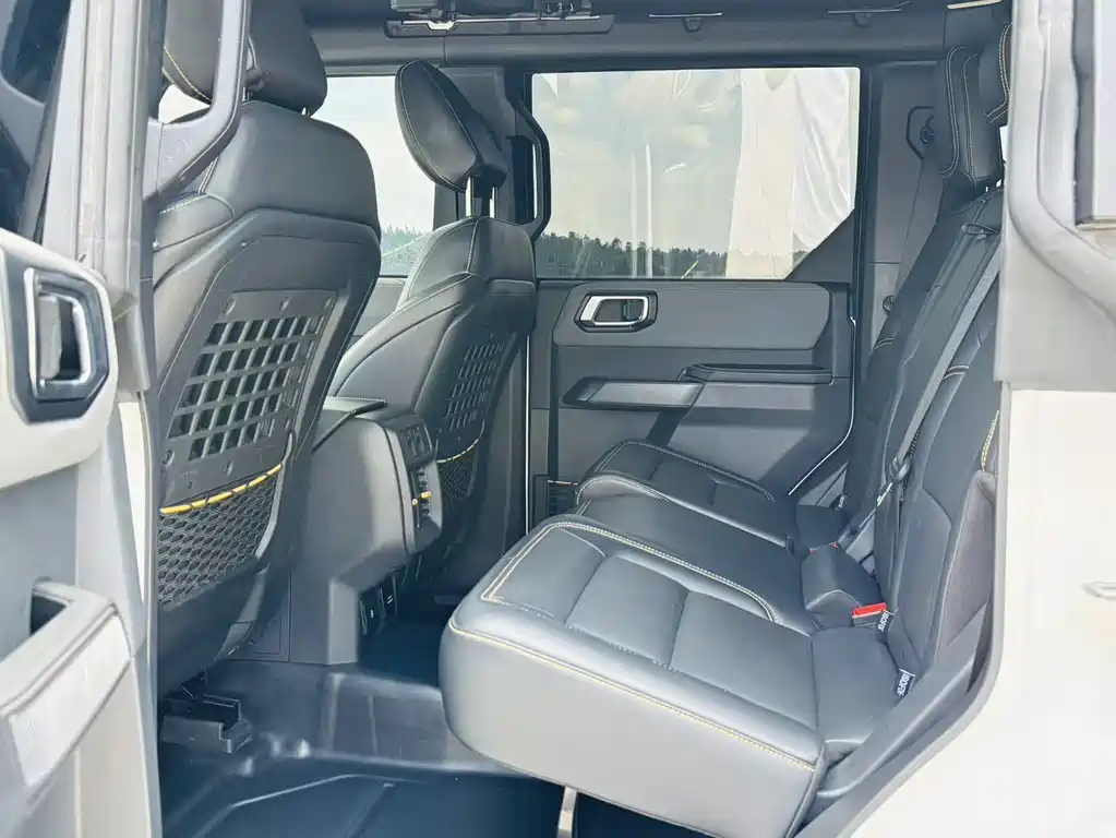Ford Bronco 2025 — фото 11