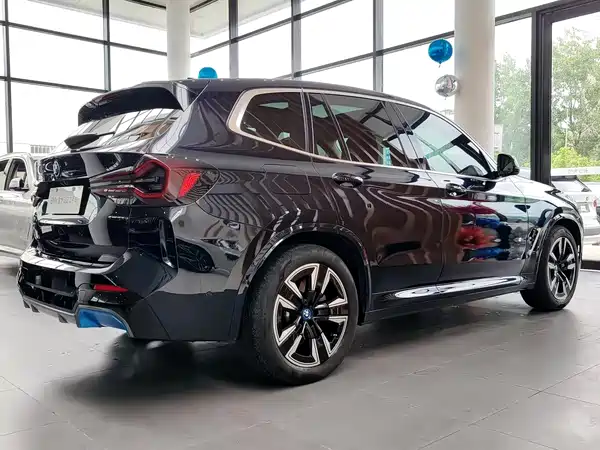 BMW iX3 2021