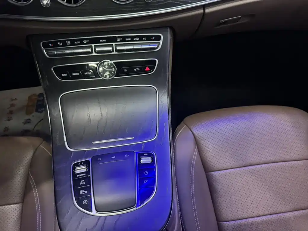 Mercedes-Benz E-Class 2017 — фото 11