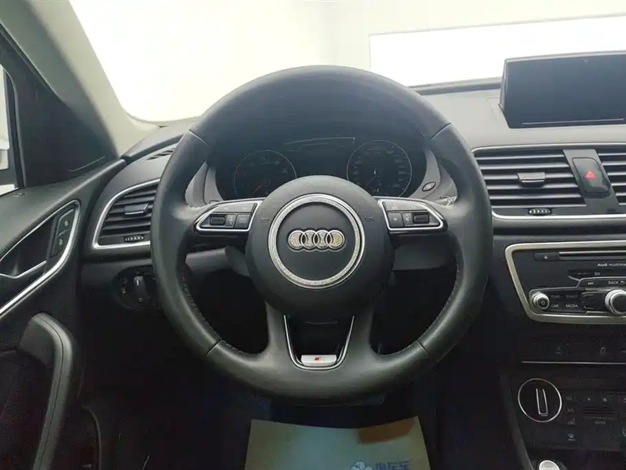 Audi Q3 2018 — фото 15