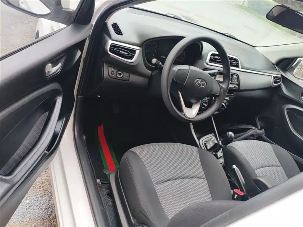Hyundai Verna 2017 — фото 16