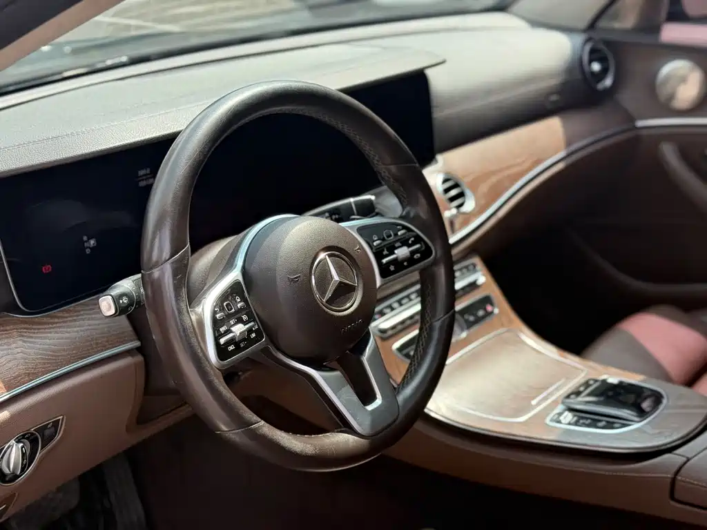 Mercedes-Benz E-Class 2019 — фото 9