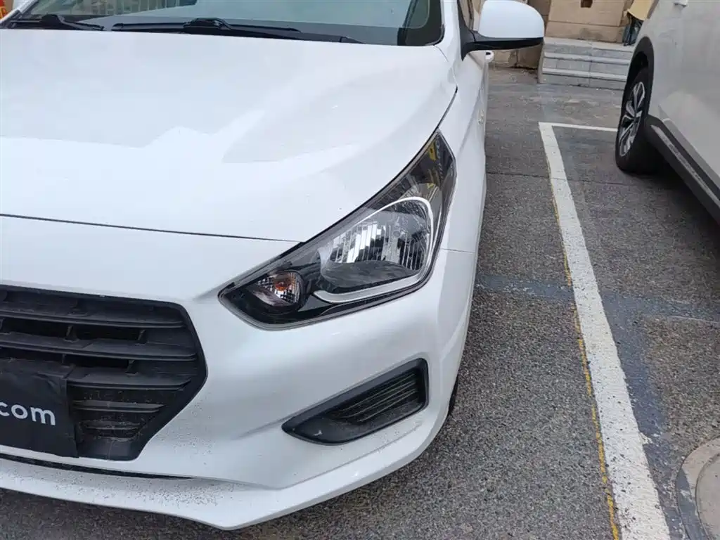 Hyundai Verna 2017 — фото 24
