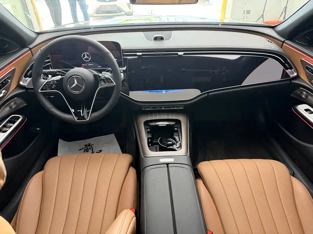 Mercedes-Benz E-Class 2025 — фото 13