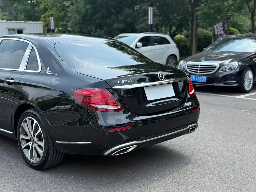 Mercedes-Benz E-Class 2019 — фото 15