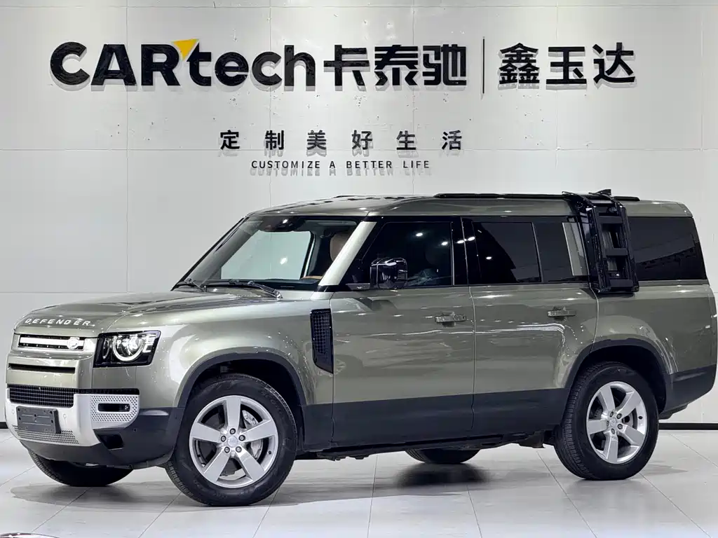 Land Rover Defender 2024