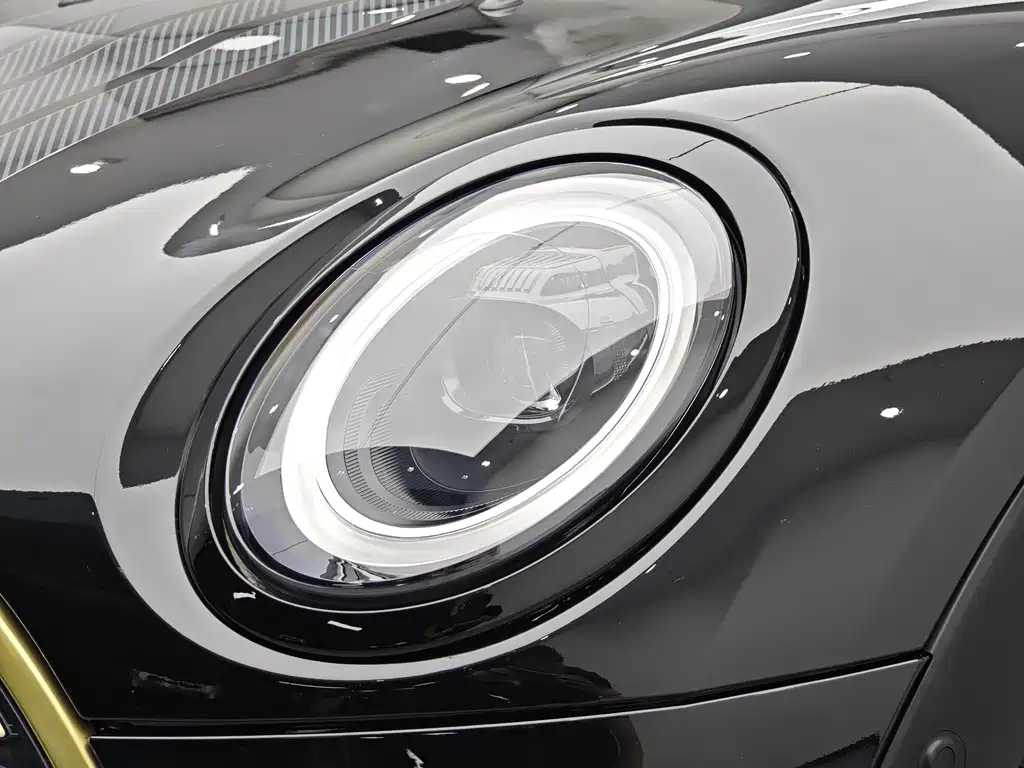MINI Clubman 2023 — фото 10