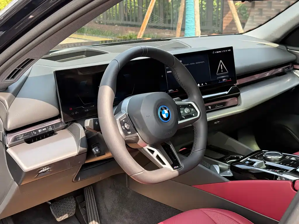 BMW i5 2025 — фото 11