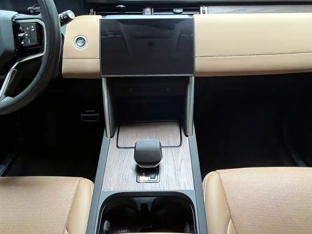 Land Rover Discovery Sport 2024 — фото 12