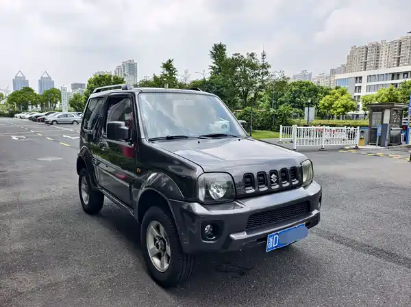 Suzuki Jimny 2011