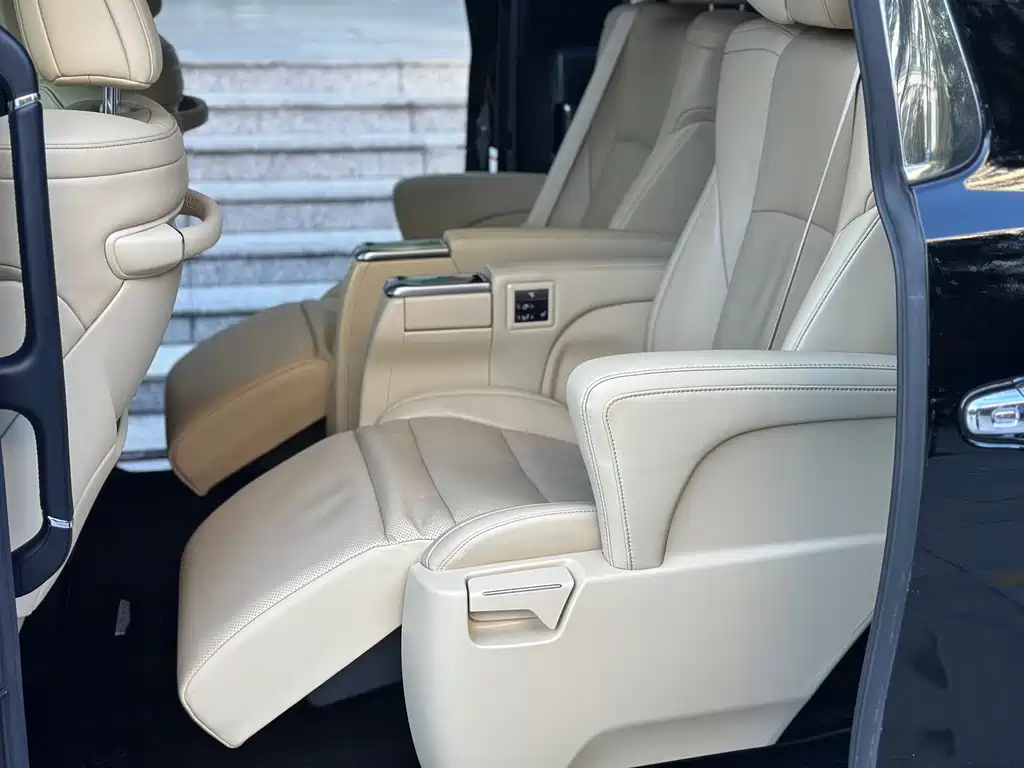 Toyota Alphard 2021 — фото 8