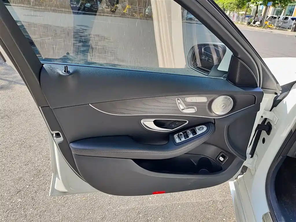 Mercedes-Benz C-Class 2020