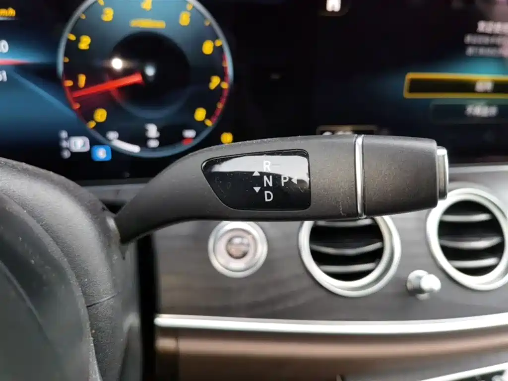 Mercedes-Benz E-Class 2021 — фото 14
