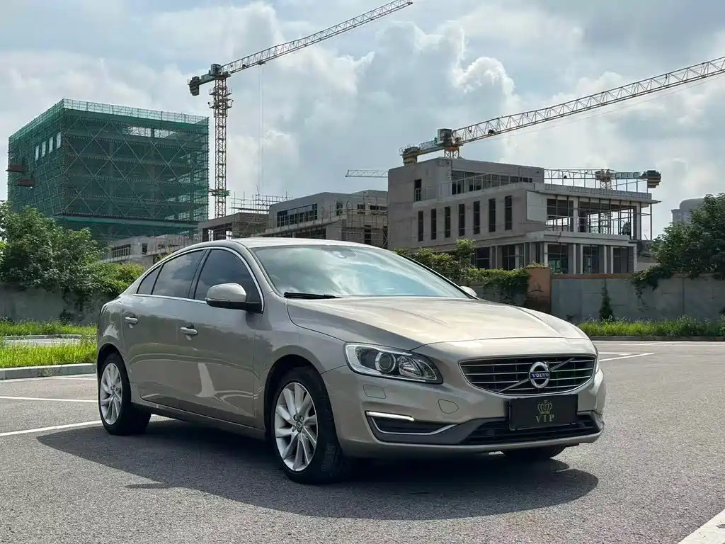 Volvo S60 2015 — фото 3