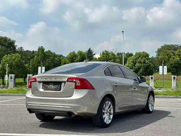 Volvo S60 2015