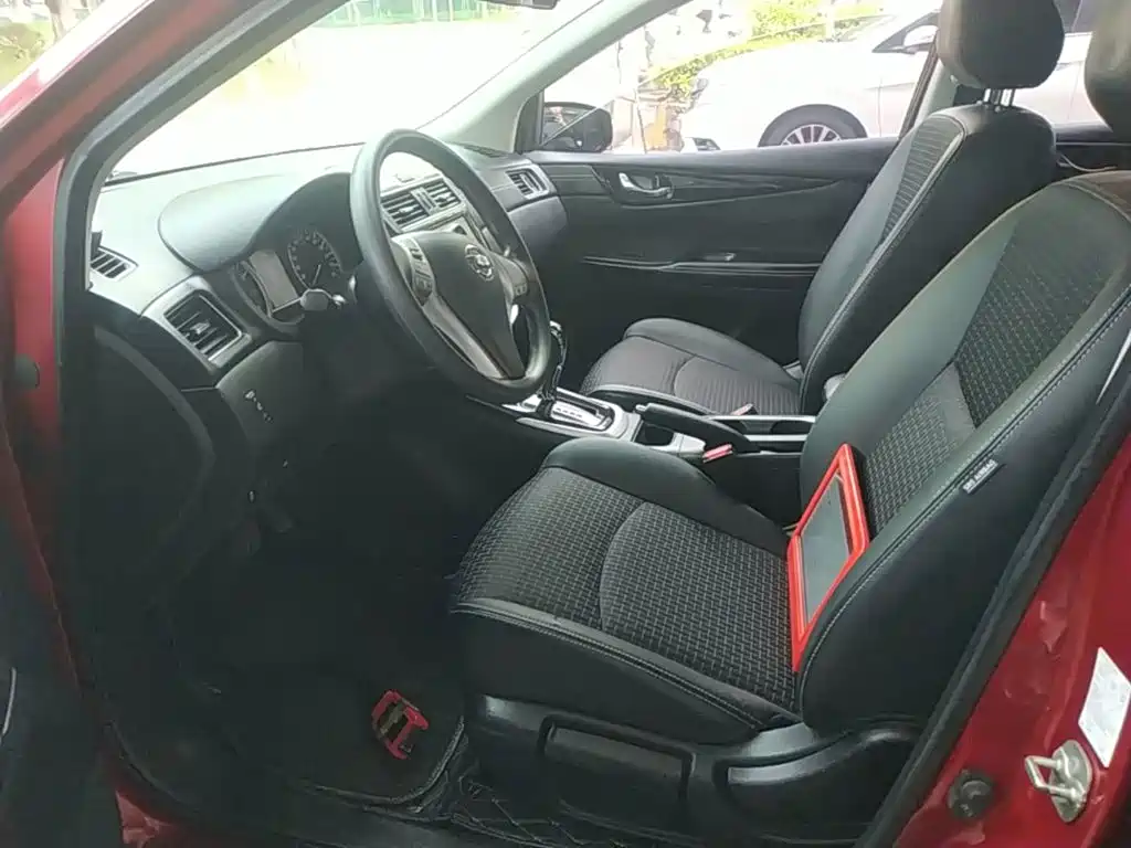 Nissan Tiida 2018 — фото 15