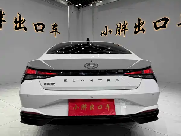 Hyundai Elantra 2022
