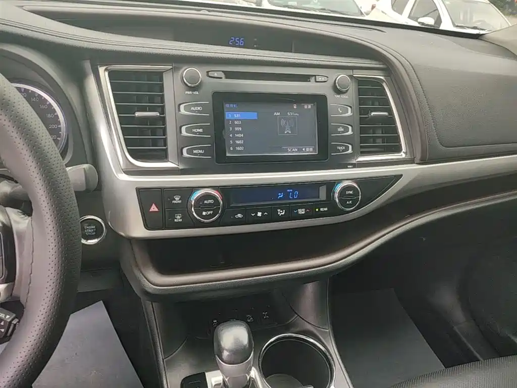Toyota Highlander 2018 — фото 13