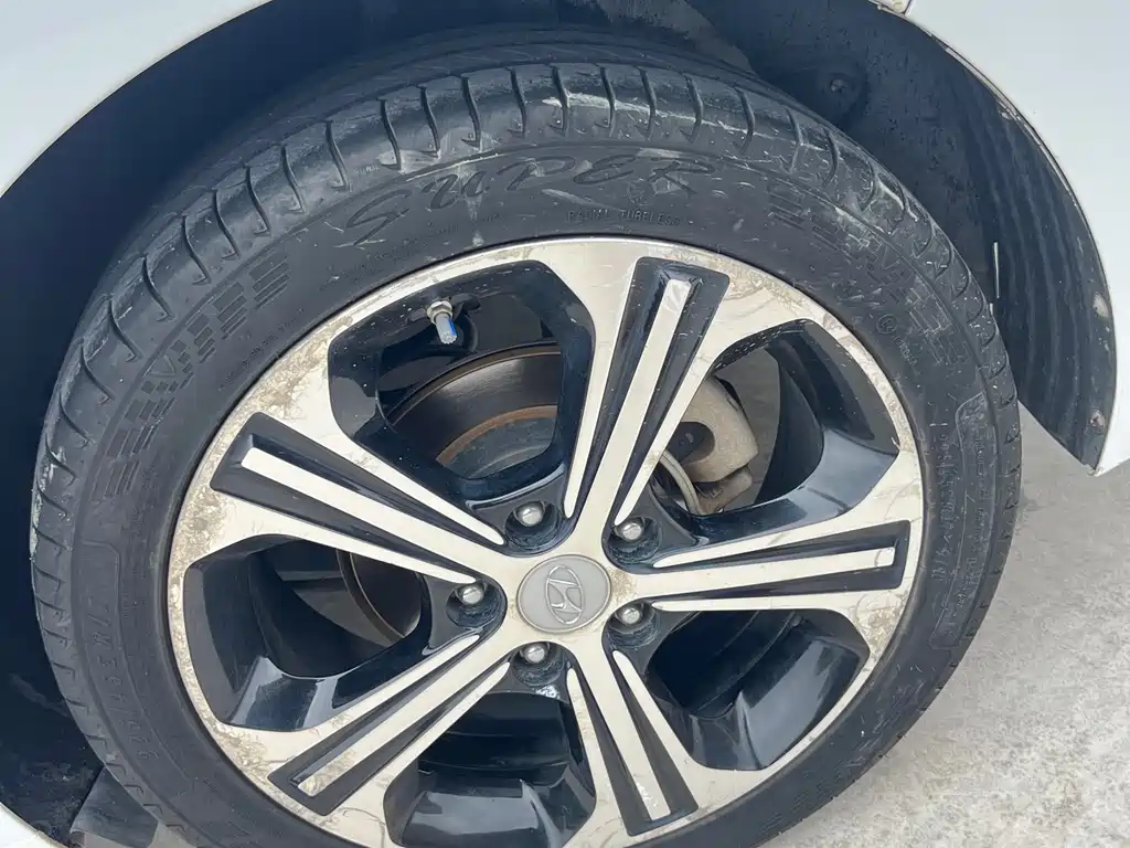 Hyundai Elantra 2019 — фото 12