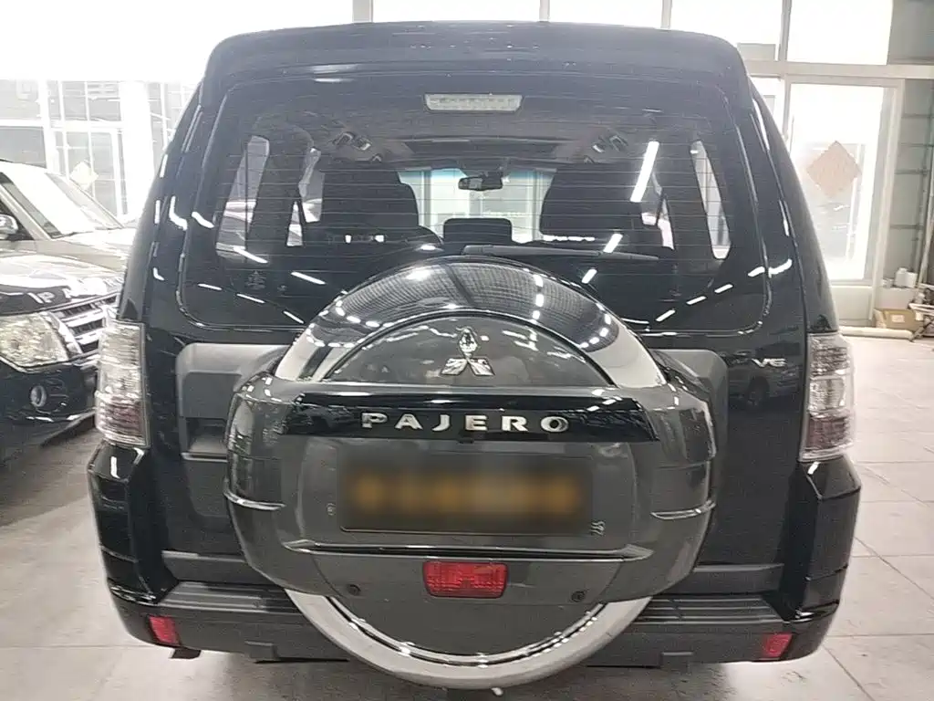 Mitsubishi Pajero 2018