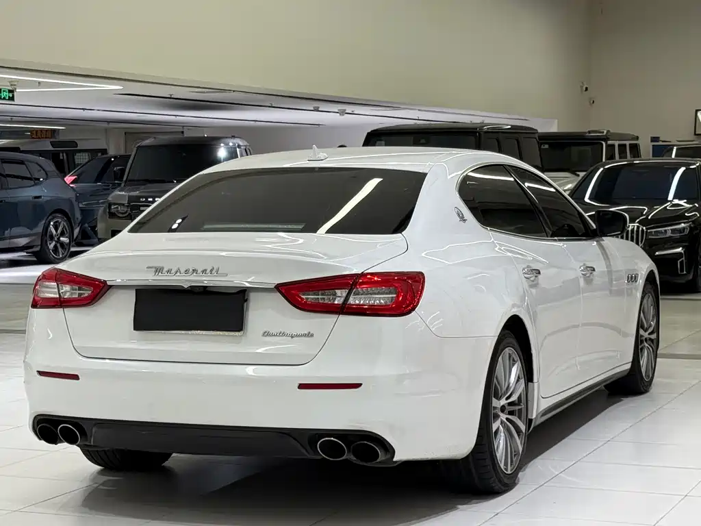 Maserati Quattroporte 2019 — фото 20