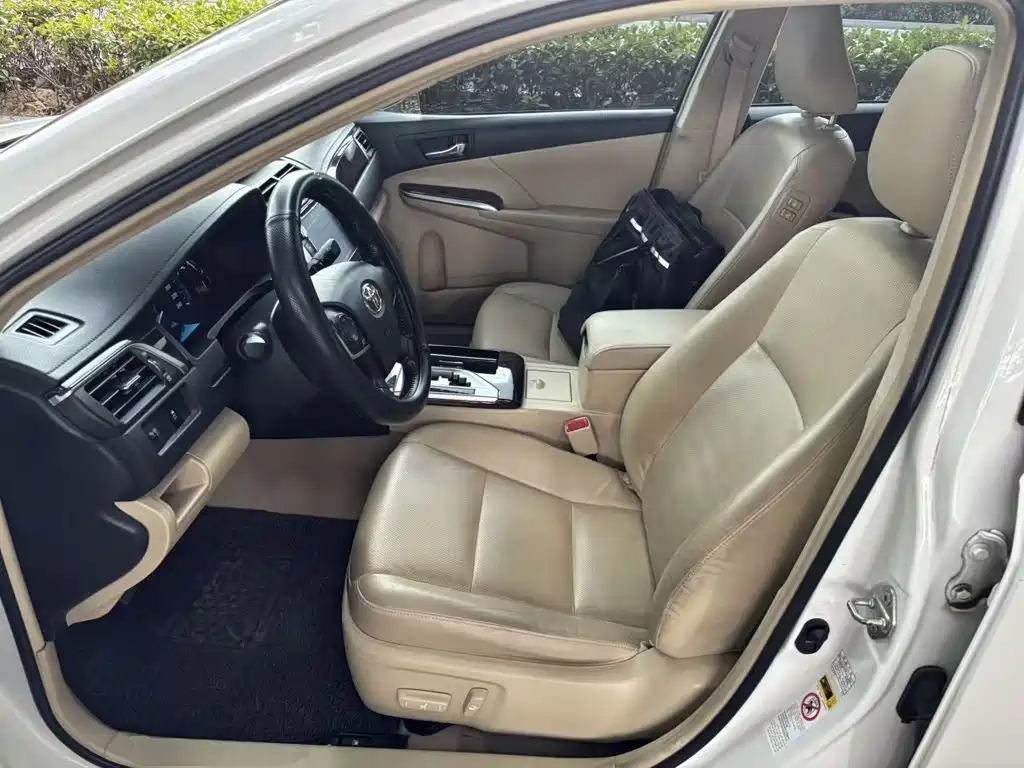Toyota Camry 2015 — фото 15