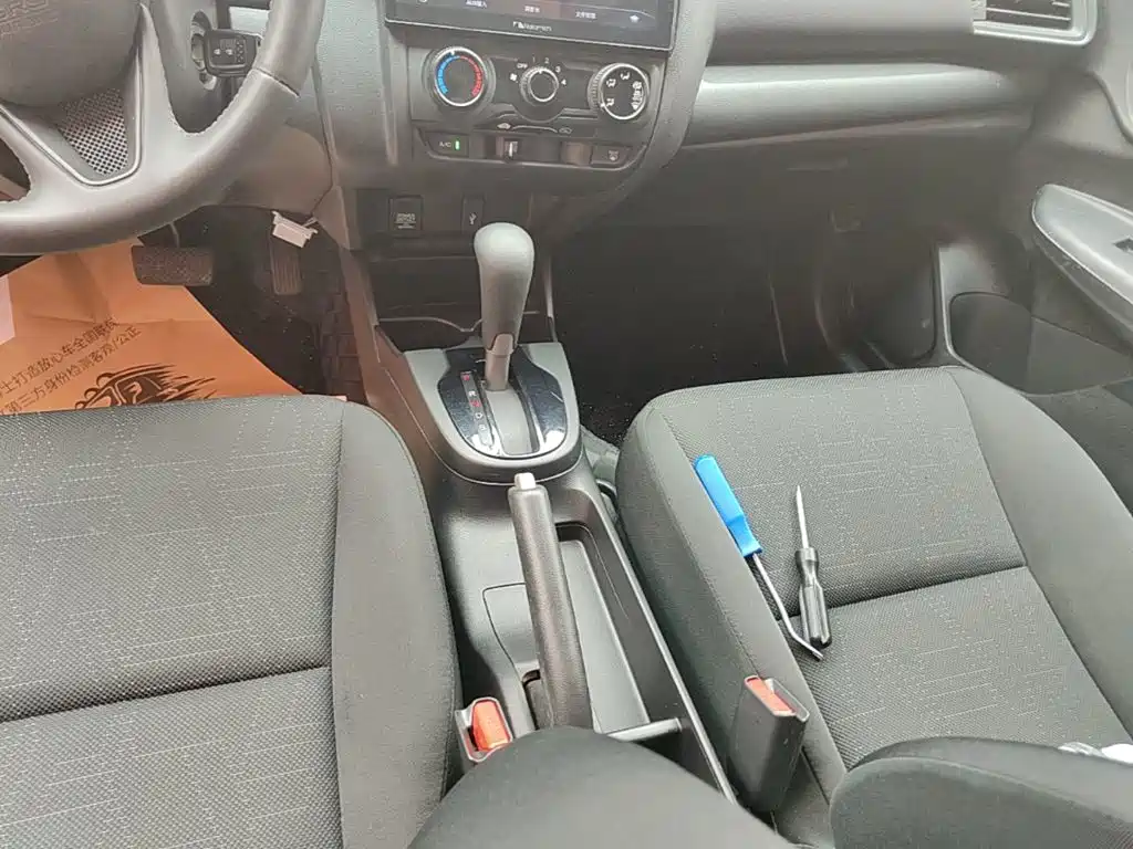 Honda Fit 2015 — фото 14