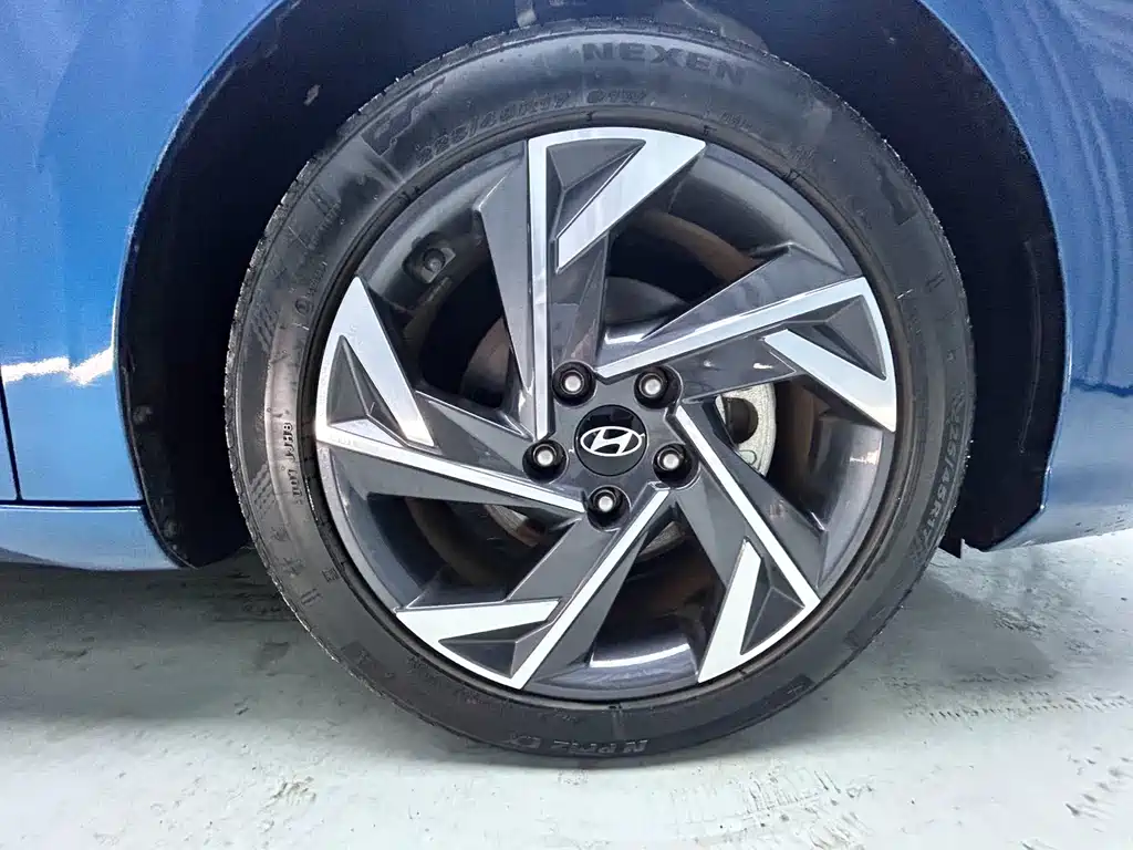 Hyundai Elantra 2023 — фото 21