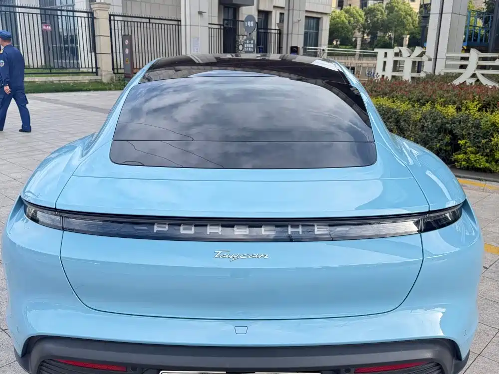 Porsche Taycan 2022 — фото 10